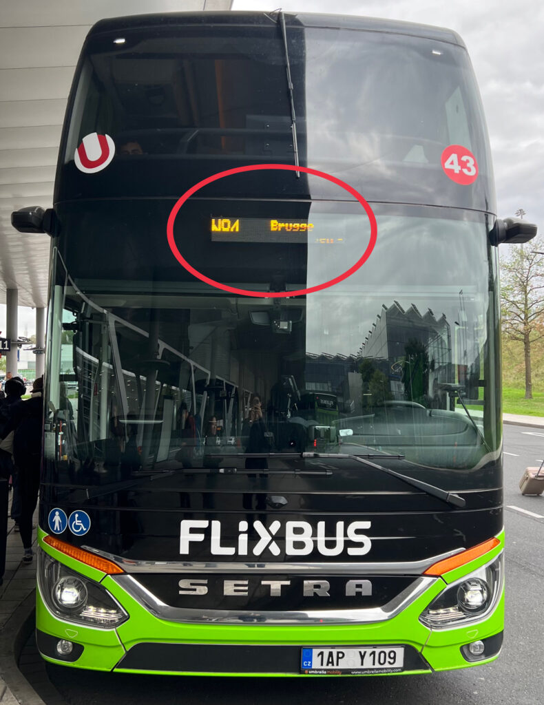 フリックスバスの電光掲示板